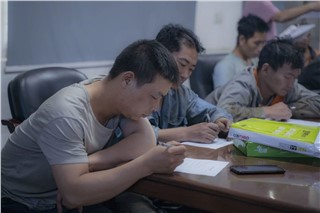 朝陽集團(tuán)開展行車和有限作業(yè)空間安全操作培訓(xùn)、道路交通安全培訓(xùn)